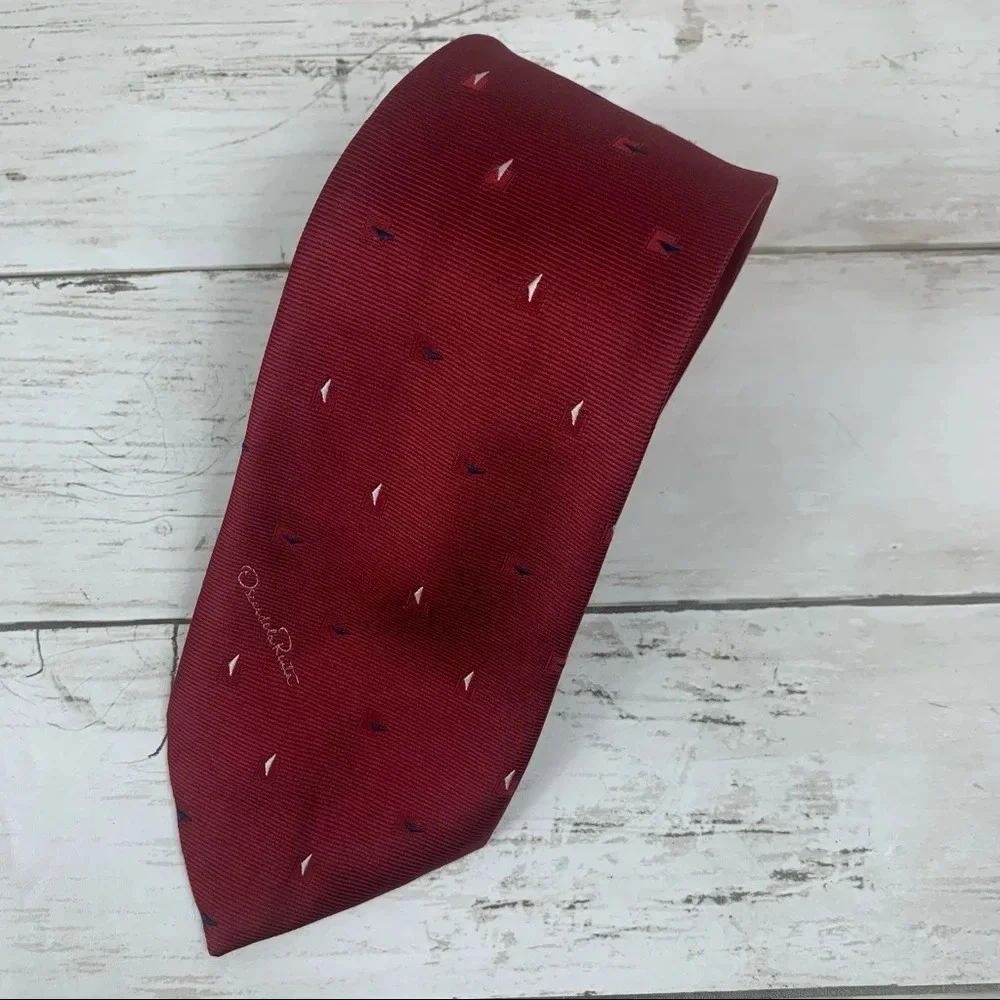 Oscar De La Renta Red Triangle Pattern Burgundy Career Workwear